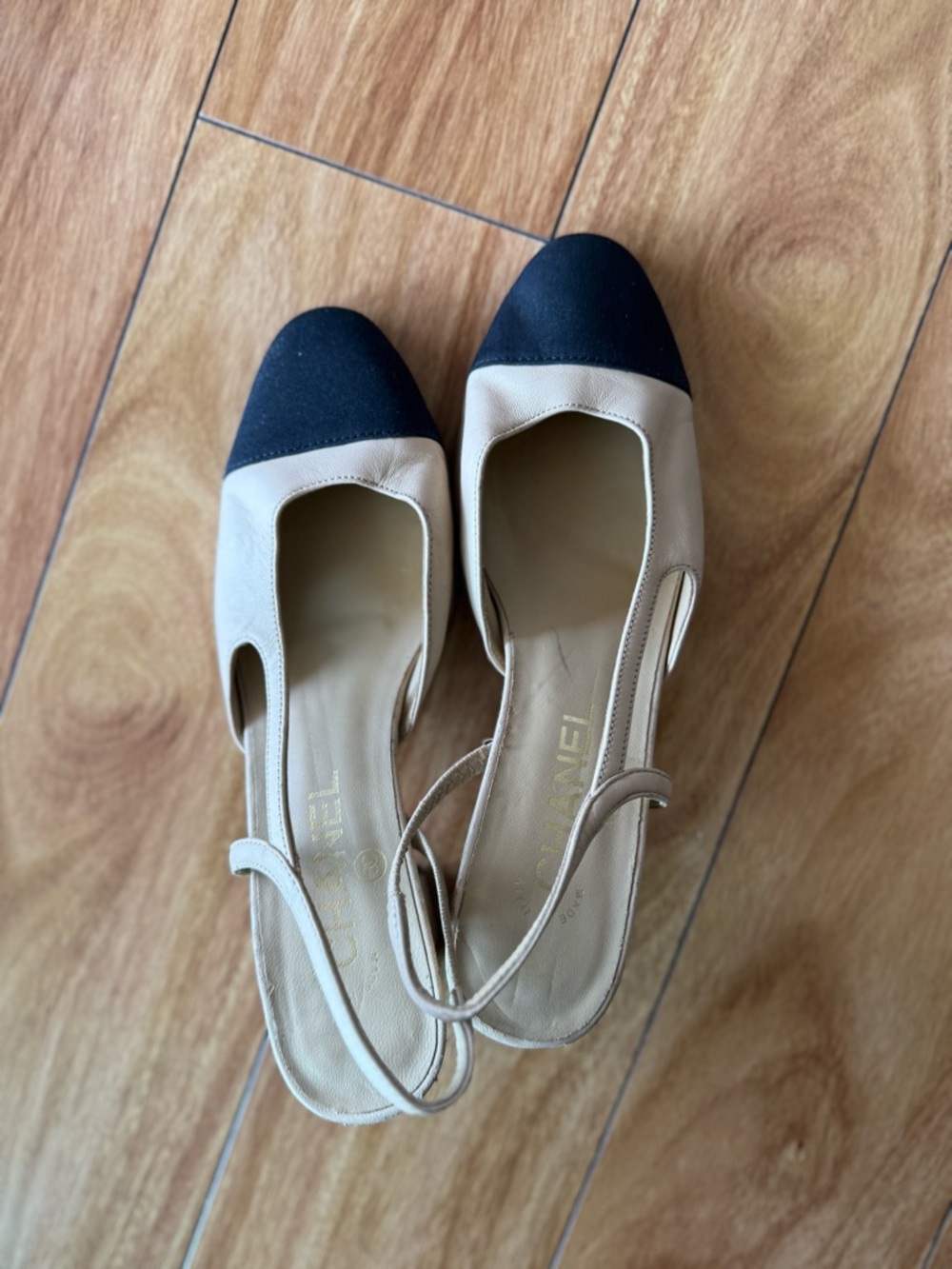 CHANEL Beige and Black Two-Tone Slingback Pumps - Picture 2 of 9